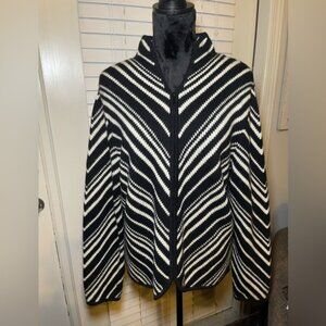 Vintage Talbots black and white zip up cardigan in size XL in 100% Wool